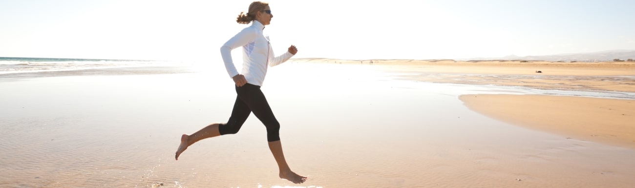 Neue Studie: Barfuß Laufen gesünder als Joggen mit Schuhen?