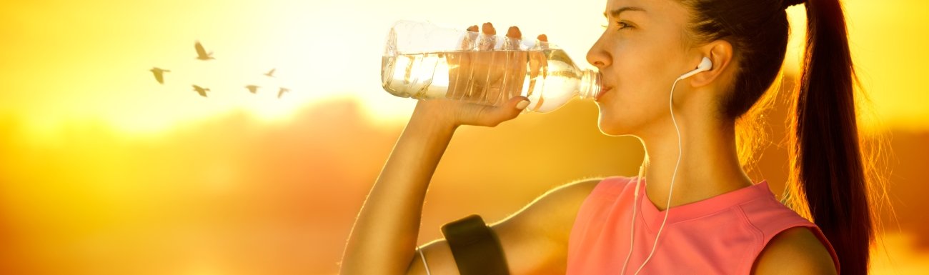 Verdopple Deinen Fettabbau: Kannst Du durch Wasser trinken abnehmen?
